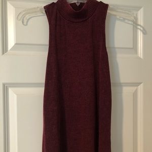 Gimmicks high-neck ribbed top